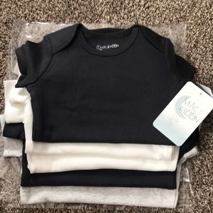 SOLD OOS ❌ NWT Mac&Moon 5 pack onesies!
